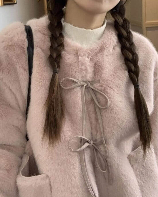 《あたたかさも可愛さも両立》ときめきの余韻をまとうリボンコート