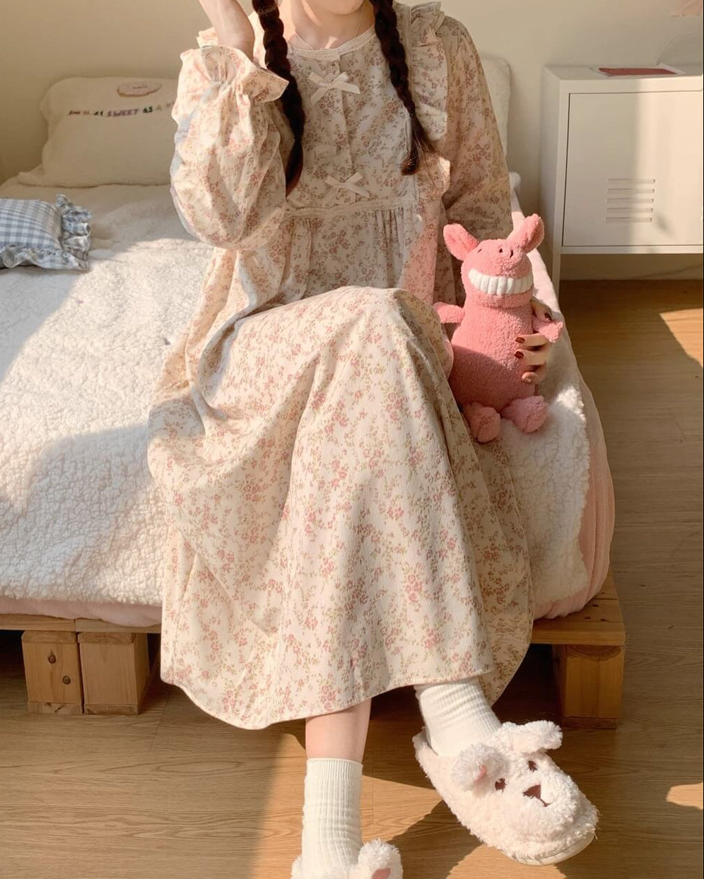 【選べる2タイプ】花咲く窓辺でまどろむルームウェア（全2色）