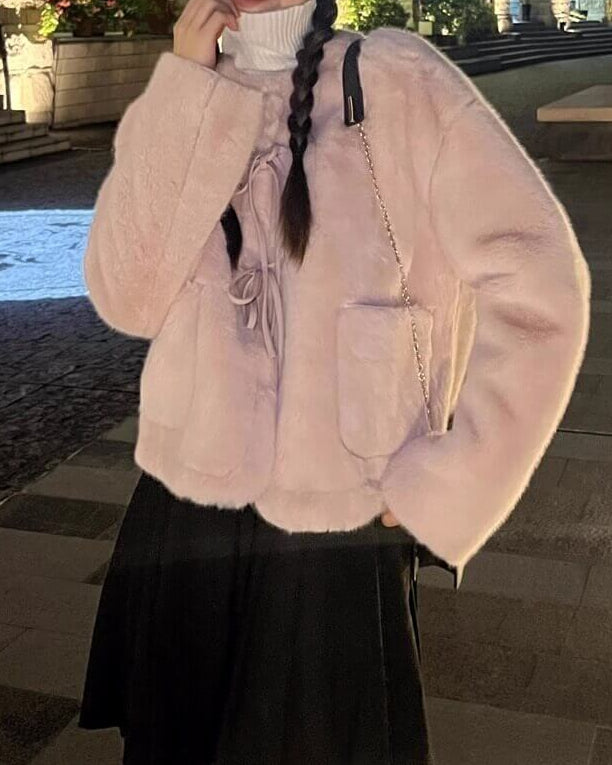 《あたたかさも可愛さも両立》ときめきの余韻をまとうリボンコート