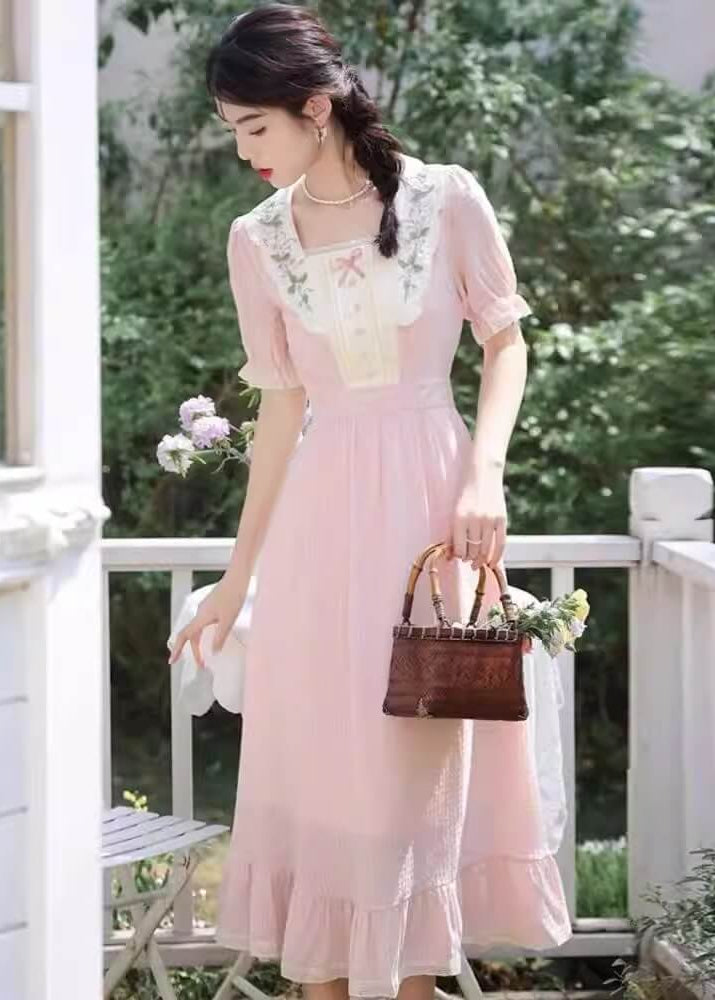 《ヒロイン気分のお出かけ服》花風に包まれるワンピース