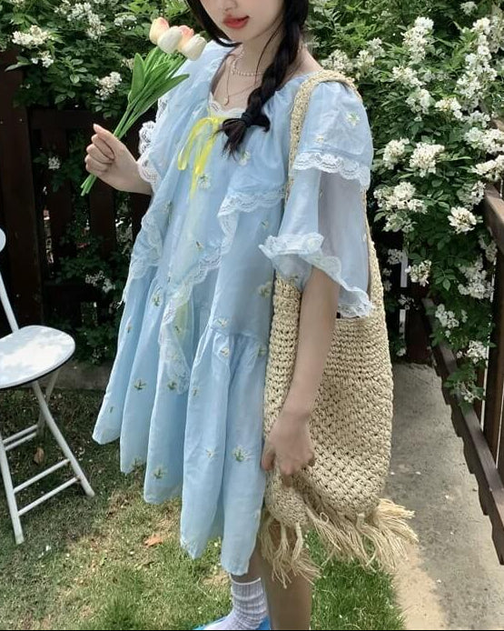 《ふんわり広がる爽やかブルー》お花畑で遊ぶ妖精のガーデンワンピース