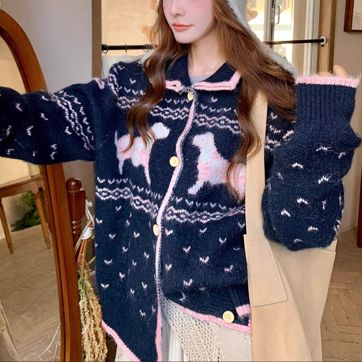 《癒しの冬ニット》でリボンと仔犬のメロディカーディガン（全2色）