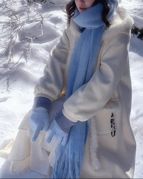 《ボア付きフードであたたかい》きらめく雪と恋の約束コート