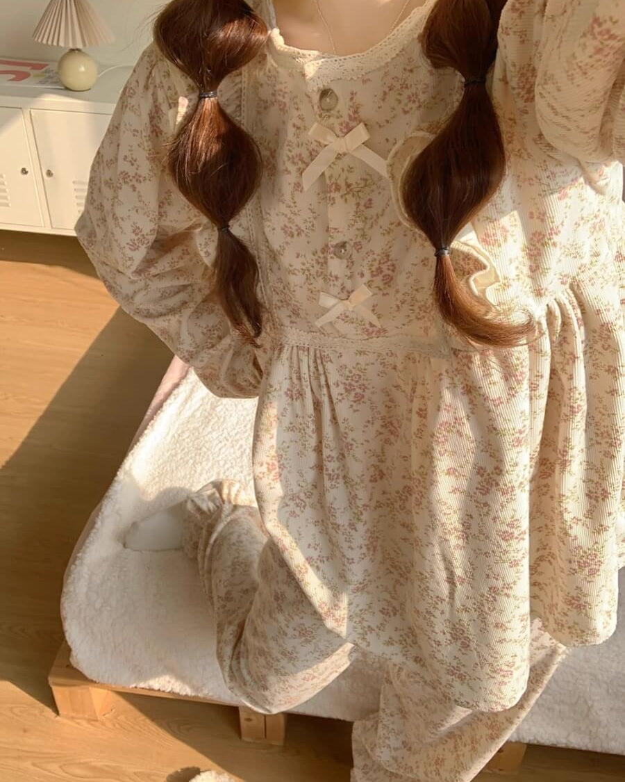 【選べる2タイプ】花咲く窓辺でまどろむルームウェア（全2色）