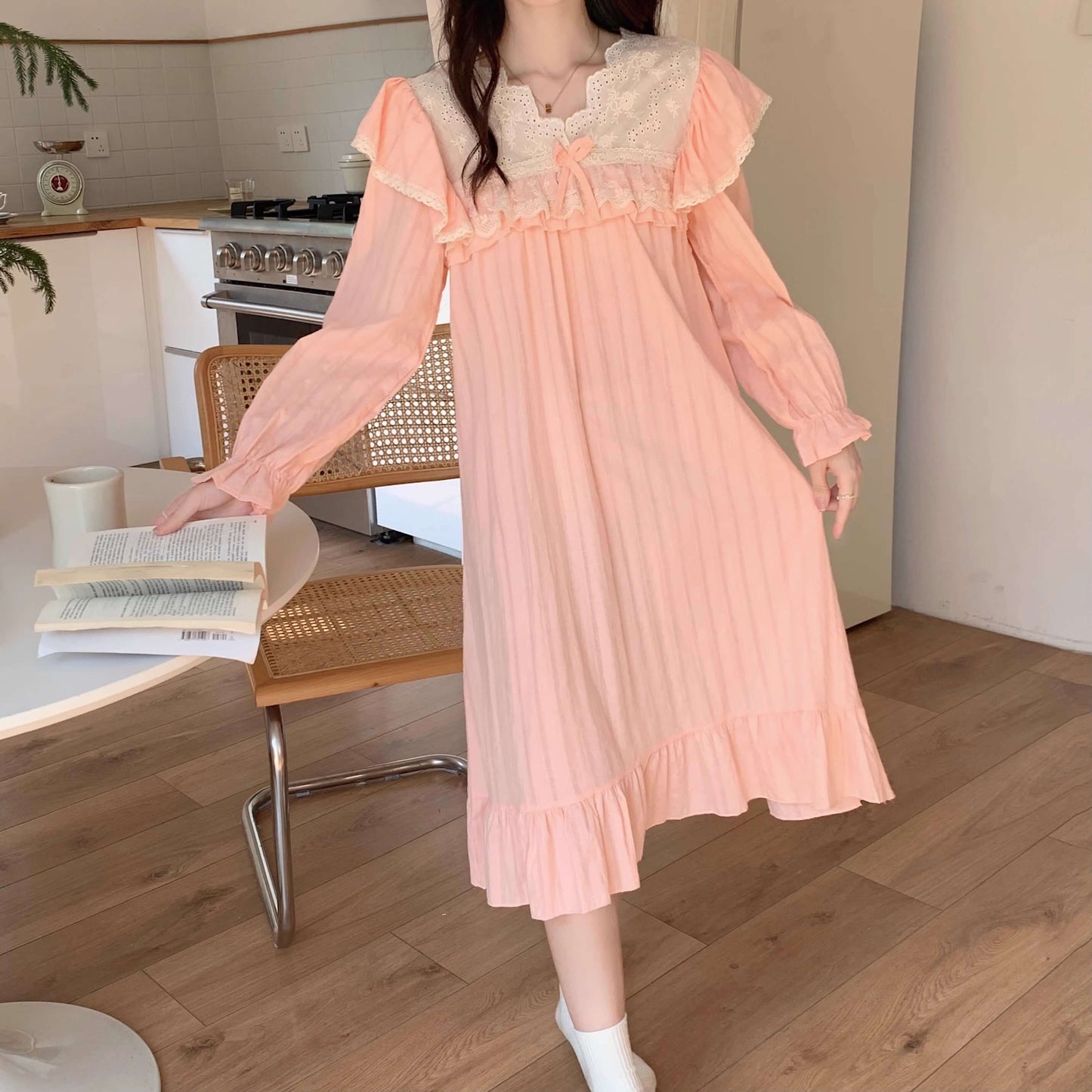 【選べる2タイプ】星灯りに包まれるフリルルームウェア（全2色）