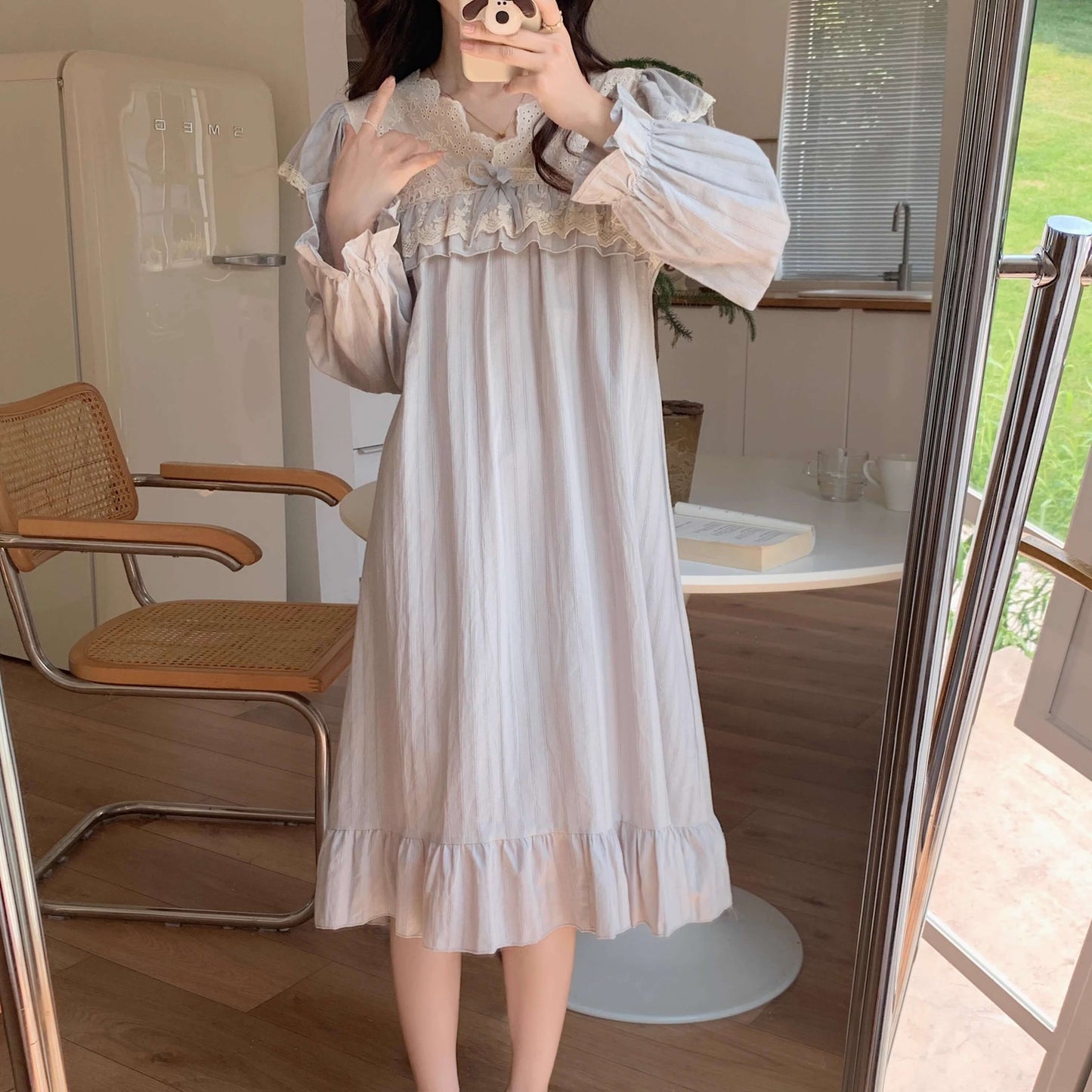 【選べる2タイプ】星灯りに包まれるフリルルームウェア（全2色）