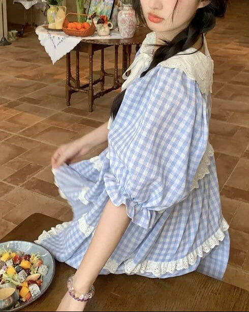 《ギンガムチェックで爽やかに》そよ風に揺れる休日チェックワンピース