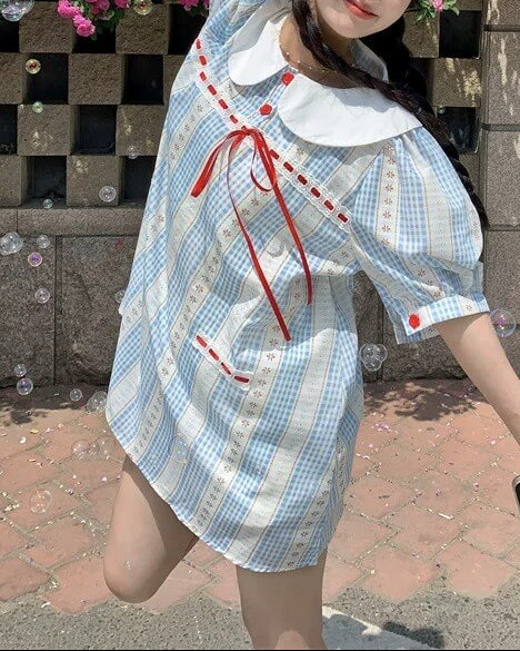 《赤リボンが映えるレトロガーリー》童話の休日にときめくワンピース