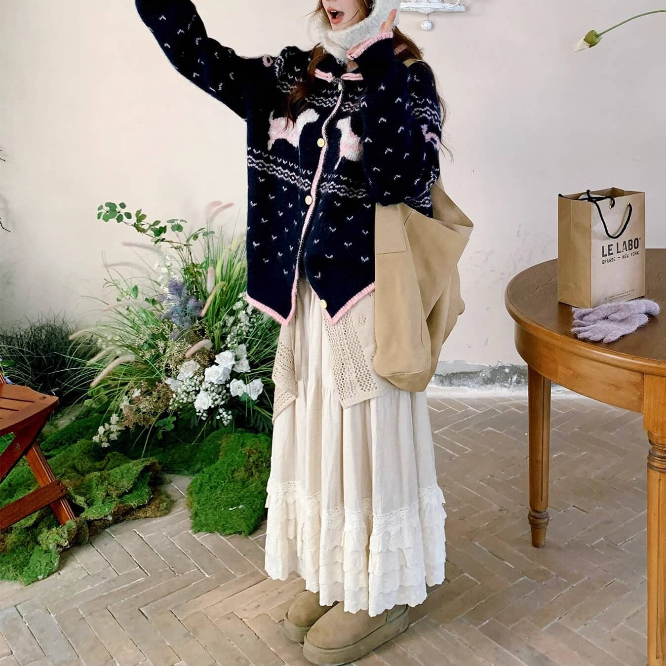 《癒しの冬ニット》でリボンと仔犬のメロディカーディガン（全2色）