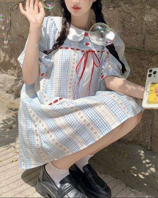 《赤リボンが映えるレトロガーリー》童話の休日にときめくワンピース