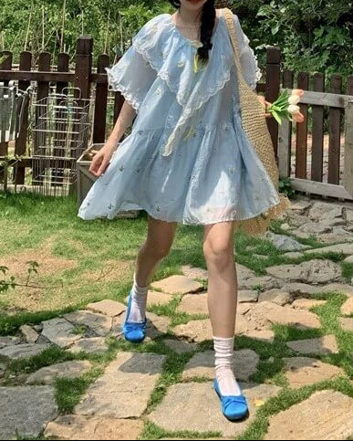 《ふんわり広がる爽やかブルー》お花畑で遊ぶ妖精のガーデンワンピース