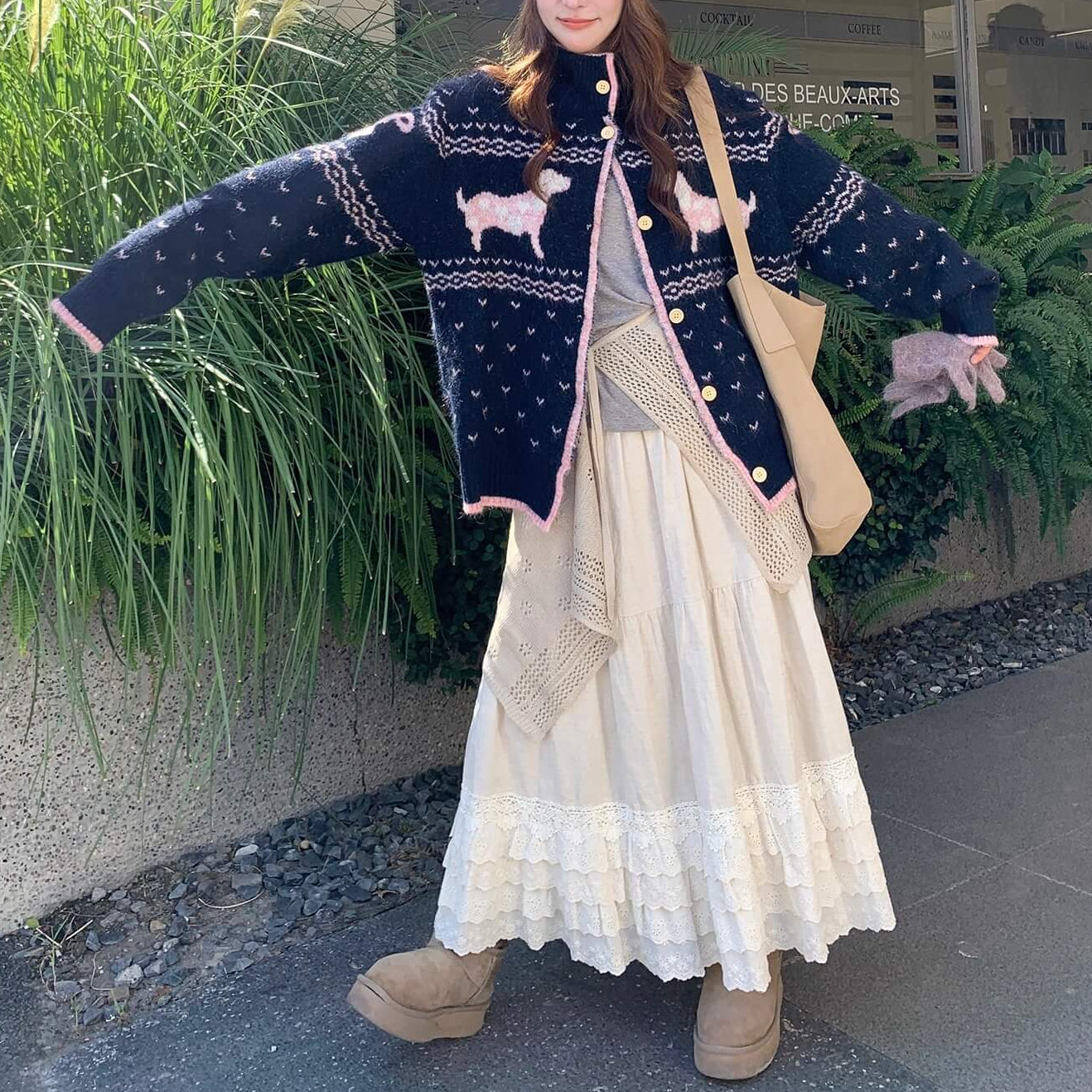 《癒しの冬ニット》でリボンと仔犬のメロディカーディガン（全2色）