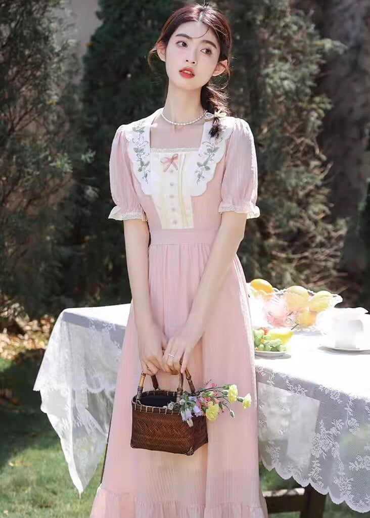 《ヒロイン気分のお出かけ服》花風に包まれるワンピース