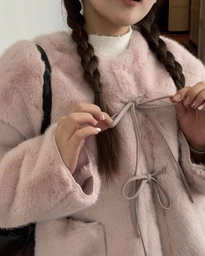 《あたたかさも可愛さも両立》ときめきの余韻をまとうリボンコート