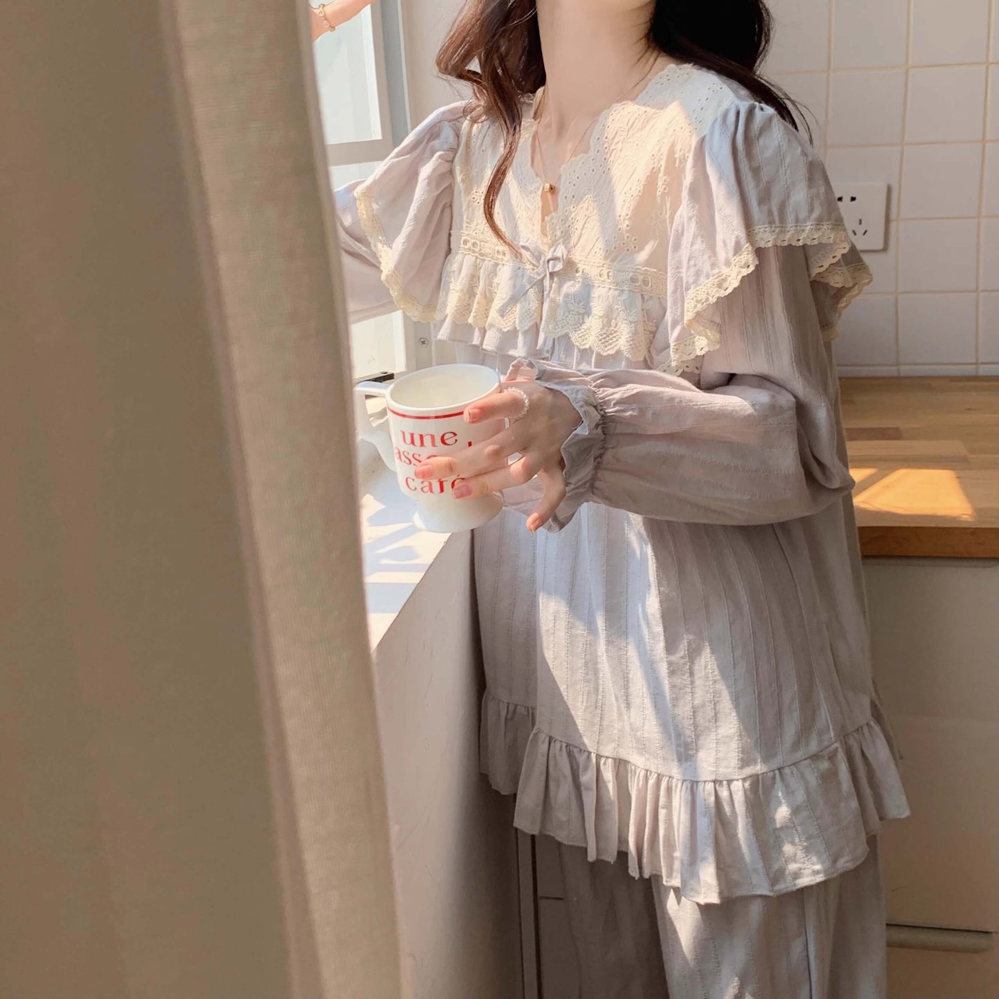 【選べる2タイプ】星灯りに包まれるフリルルームウェア（全2色）