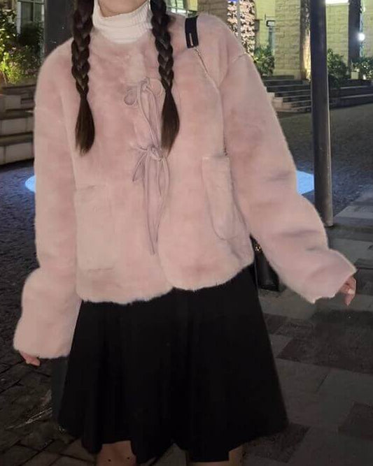 《あたたかさも可愛さも両立》ときめきの余韻をまとうリボンコート