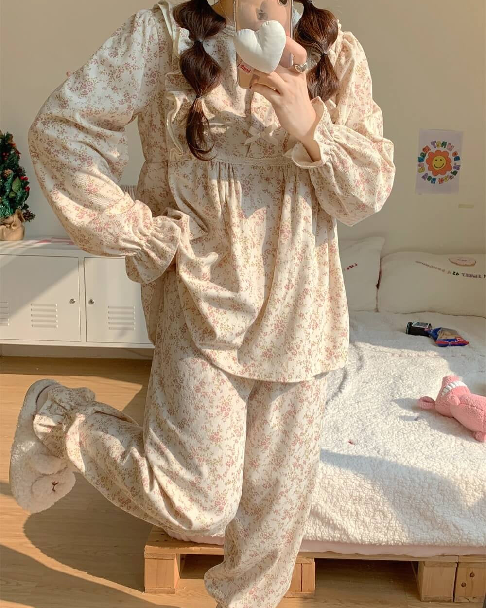 【選べる2タイプ】花咲く窓辺でまどろむルームウェア（全2色）