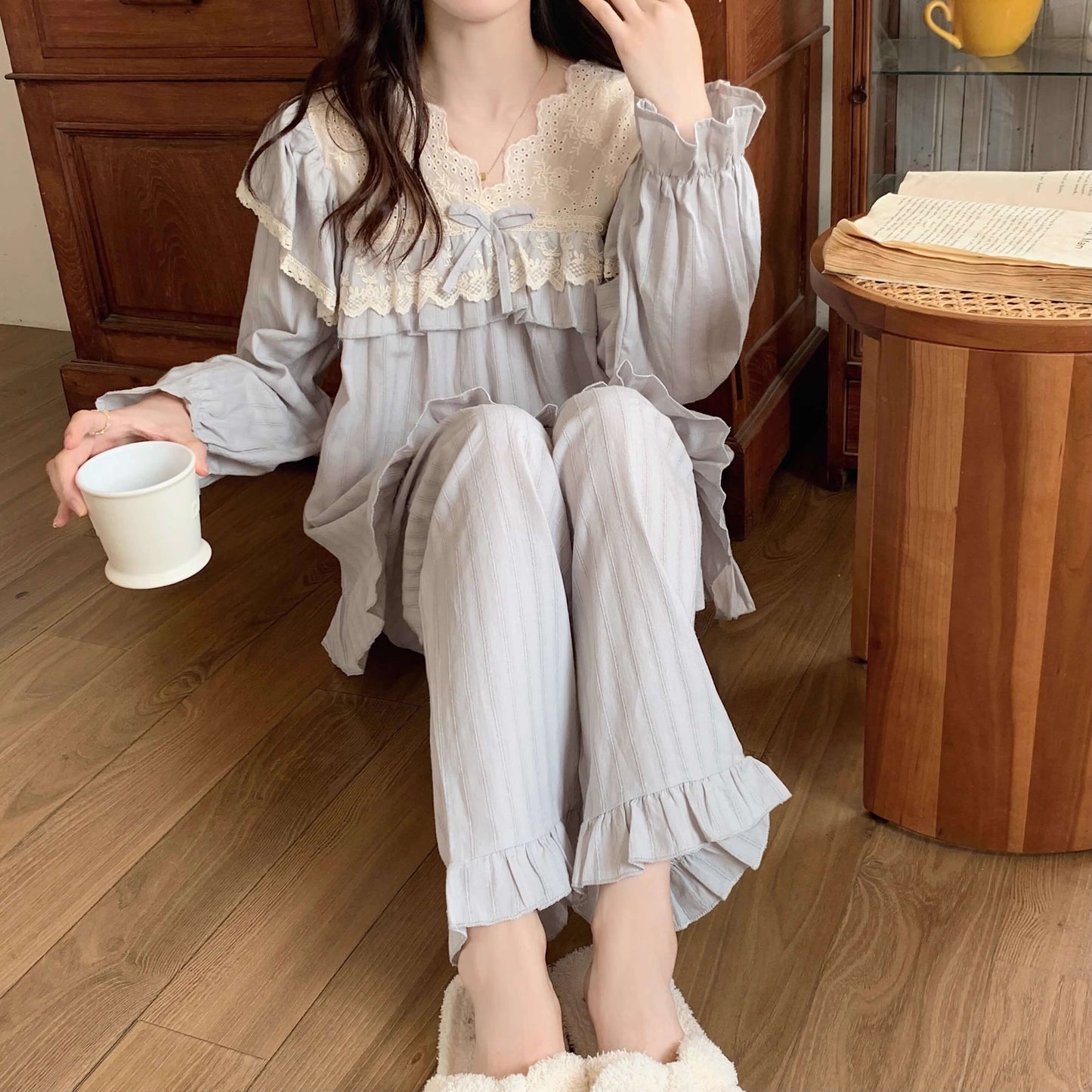 【選べる2タイプ】星灯りに包まれるフリルルームウェア（全2色）