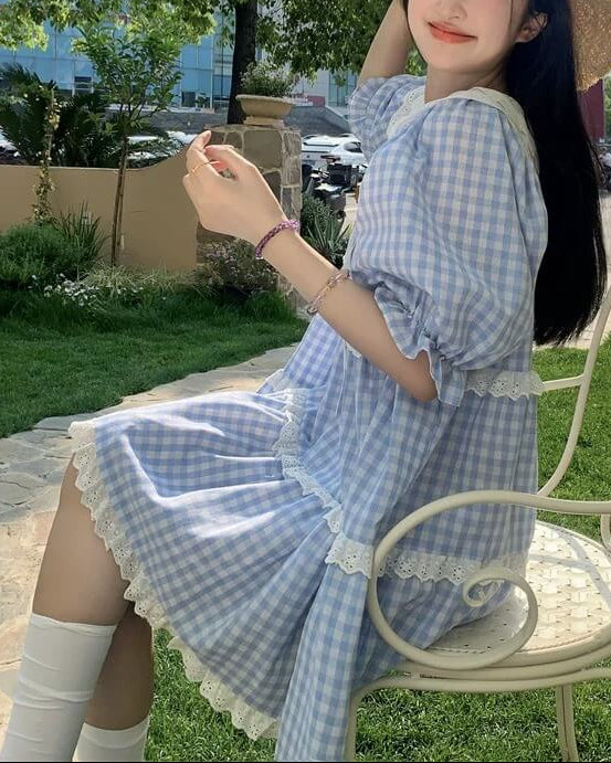 《ギンガムチェックで爽やかに》そよ風に揺れる休日チェックワンピース