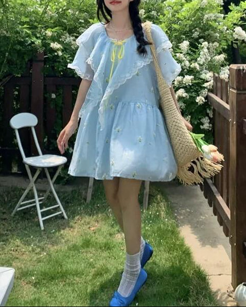 《ふんわり広がる爽やかブルー》お花畑で遊ぶ妖精のガーデンワンピース