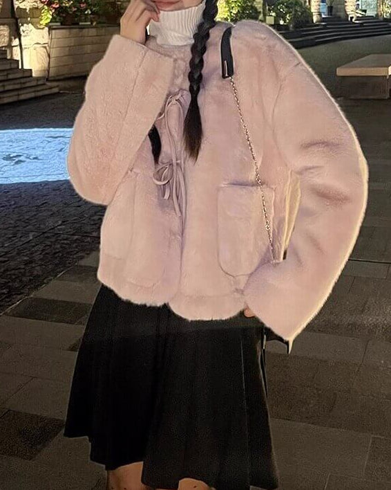 《あたたかさも可愛さも両立》ときめきの余韻をまとうリボンコート