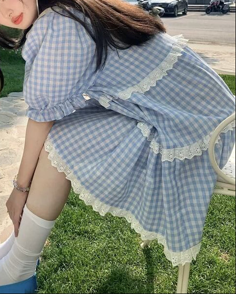 《ギンガムチェックで爽やかに》そよ風に揺れる休日チェックワンピース