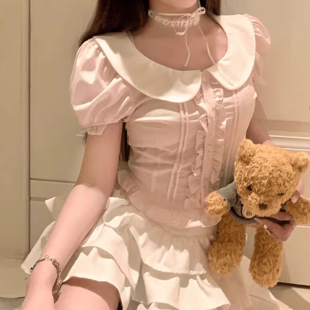 《フリルの甘さに包まれて》ときめきを閉じ込めたシュガーフリルトップス
