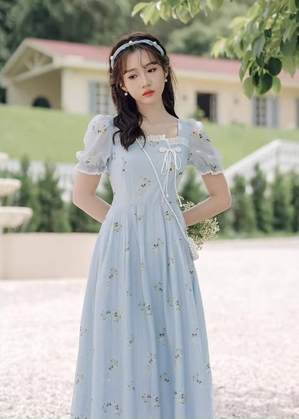 《歩くたびふわりと揺れる》空色の風吹くワンピース