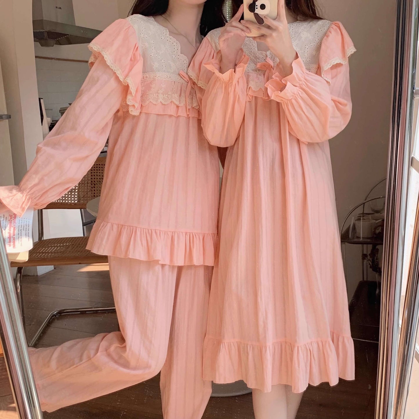 【選べる2タイプ】星灯りに包まれるフリルルームウェア（全2色）