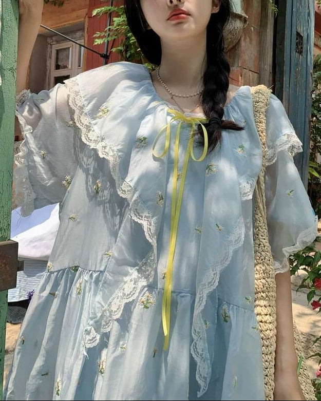 《ふんわり広がる爽やかブルー》お花畑で遊ぶ妖精のガーデンワンピース