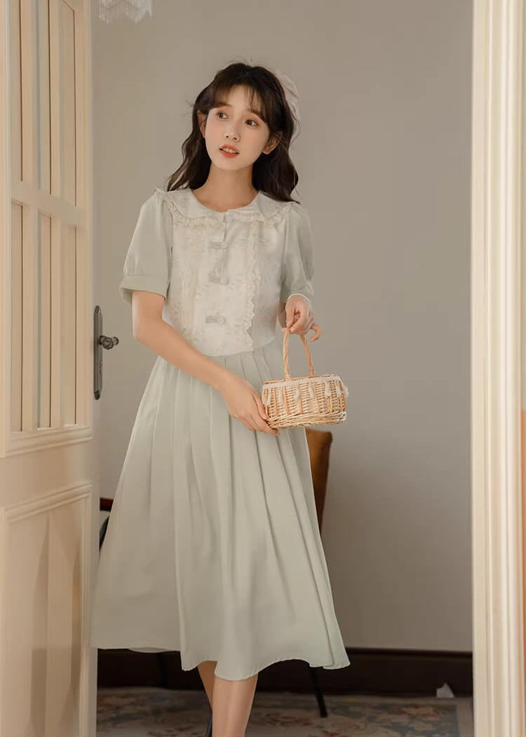 《プリンセス気分のお出かけ服》若葉の風に揺れるワンピース