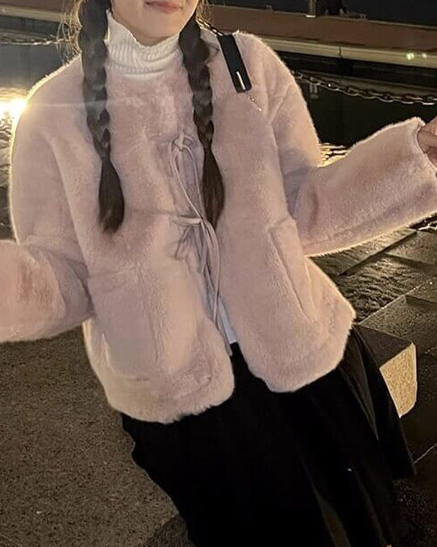 《あたたかさも可愛さも両立》ときめきの余韻をまとうリボンコート