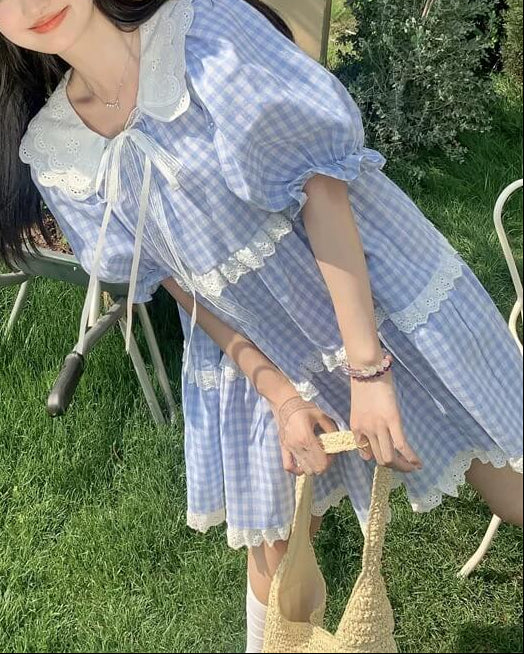 《ギンガムチェックで爽やかに》そよ風に揺れる休日チェックワンピース