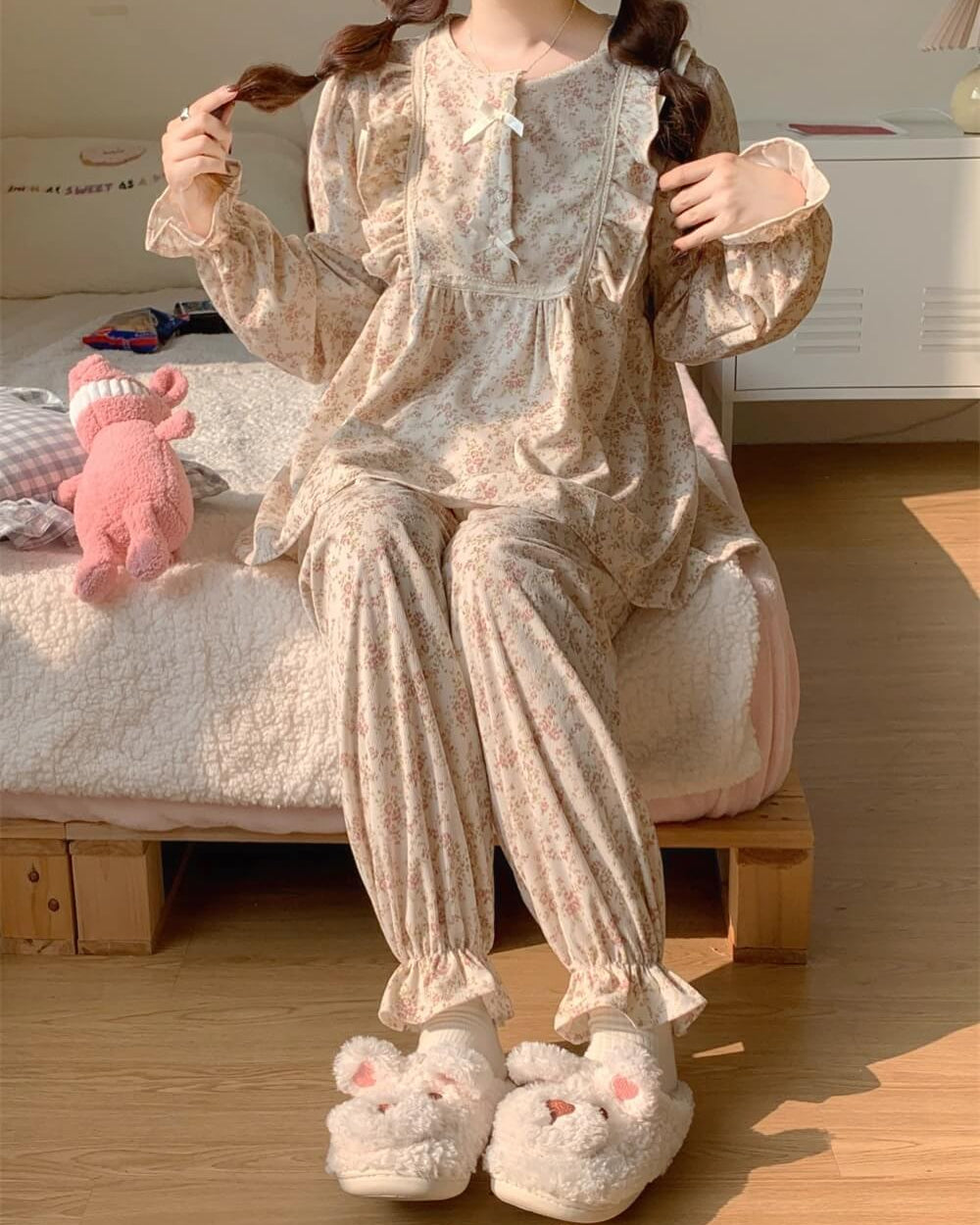 【選べる2タイプ】花咲く窓辺でまどろむルームウェア（全2色）