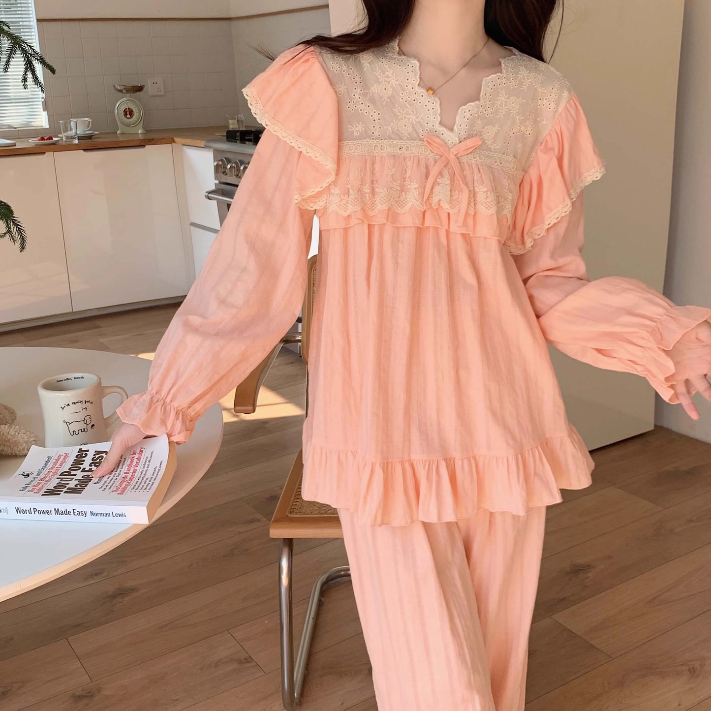 【選べる2タイプ】星灯りに包まれるフリルルームウェア（全2色）