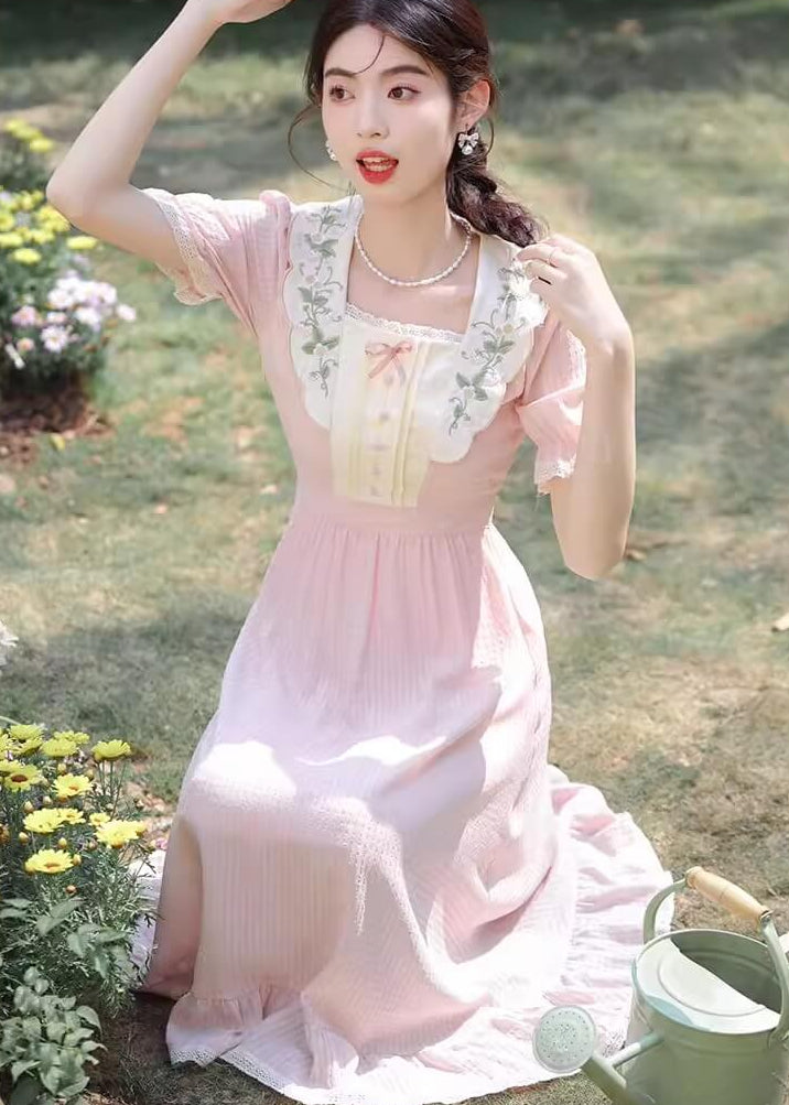 《ヒロイン気分のお出かけ服》花風に包まれるワンピース