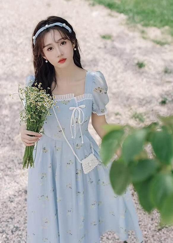 《歩くたびふわりと揺れる》空色の風吹くワンピース