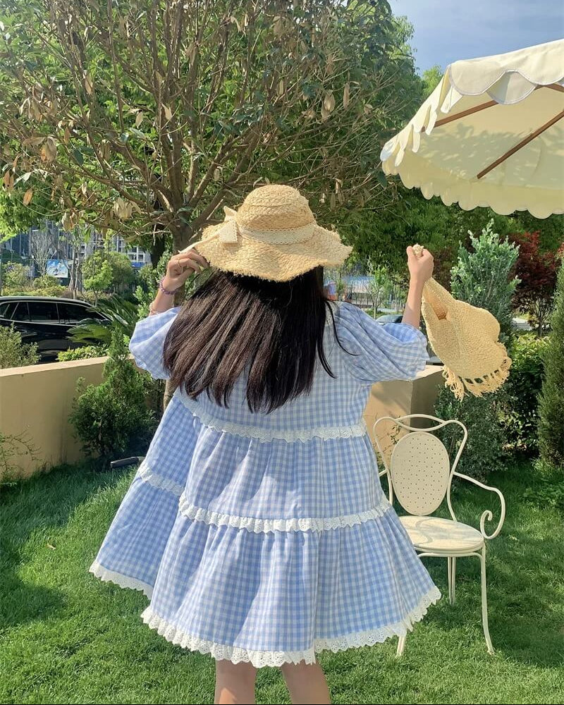 《ギンガムチェックで爽やかに》そよ風に揺れる休日チェックワンピース