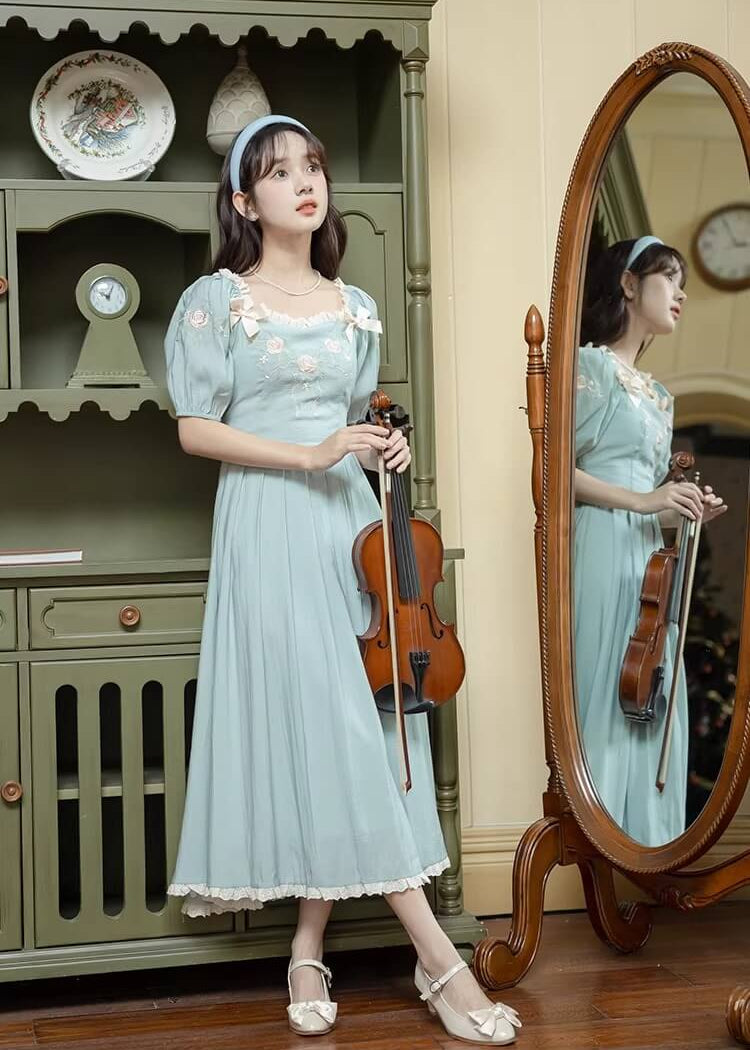 《ふわり揺れるロング丈》湖畔に咲く薔薇ワンピース