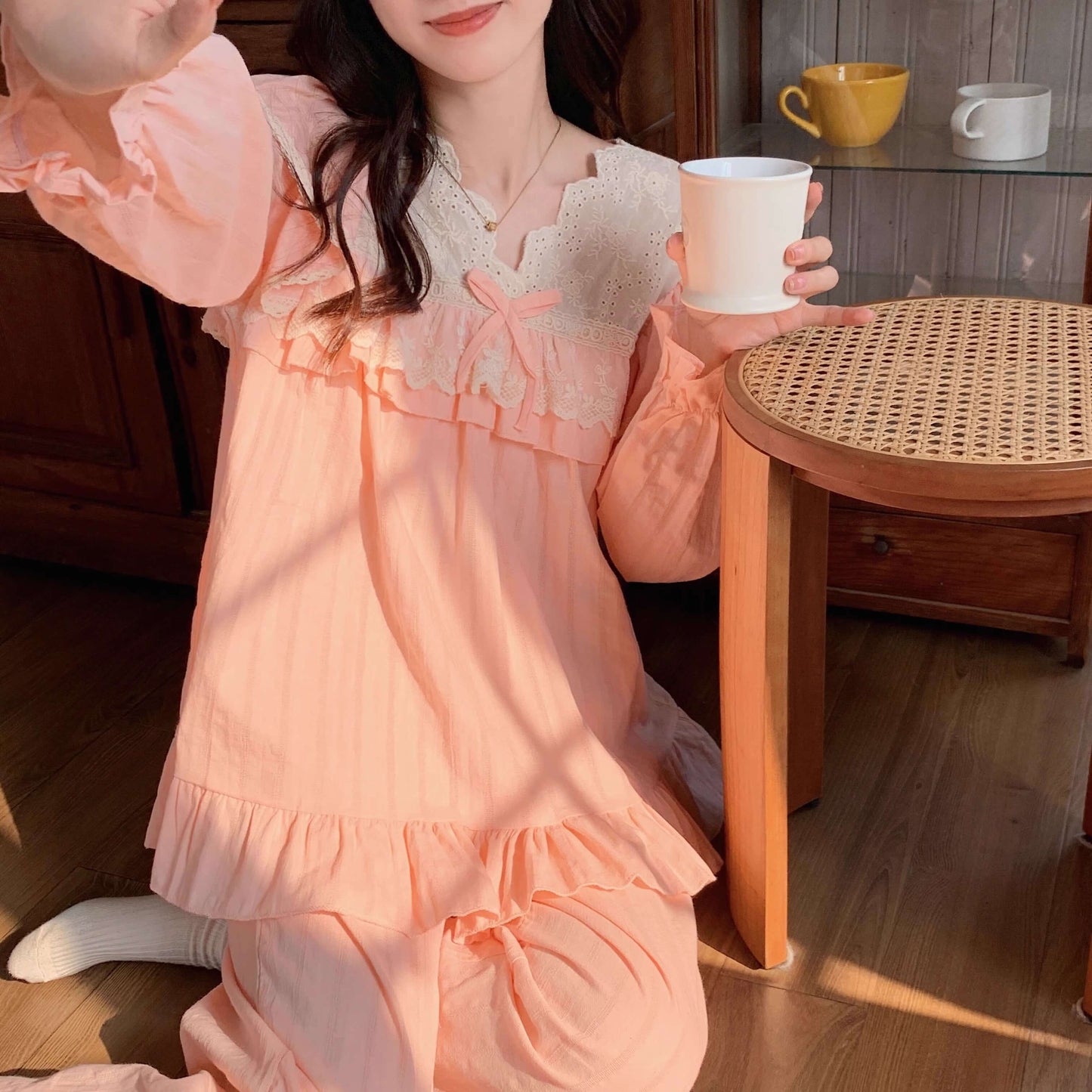 【選べる2タイプ】星灯りに包まれるフリルルームウェア（全2色）