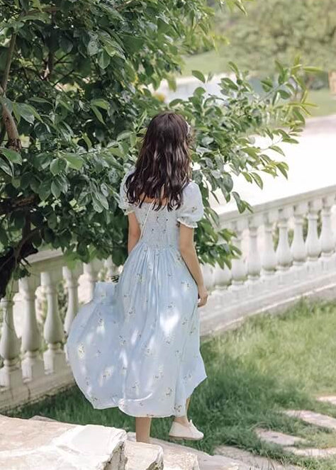 《歩くたびふわりと揺れる》空色の風吹くワンピース