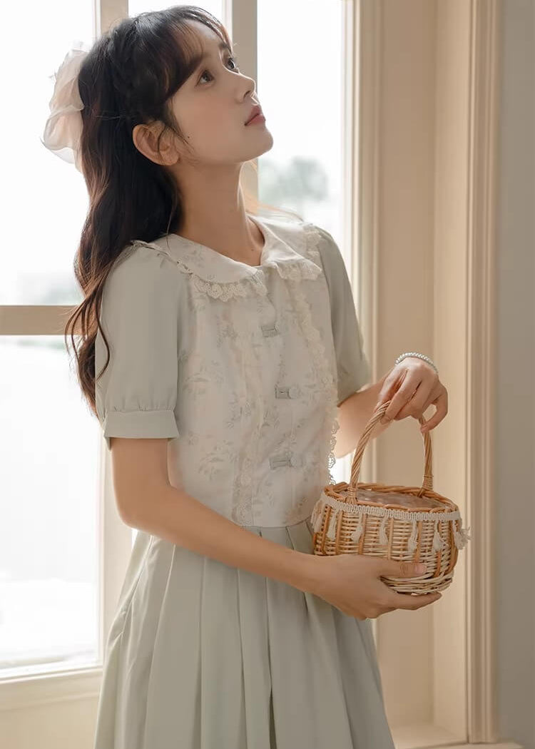 《プリンセス気分のお出かけ服》若葉の風に揺れるワンピース