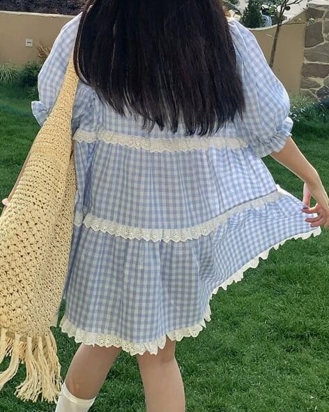 《ギンガムチェックで爽やかに》そよ風に揺れる休日チェックワンピース