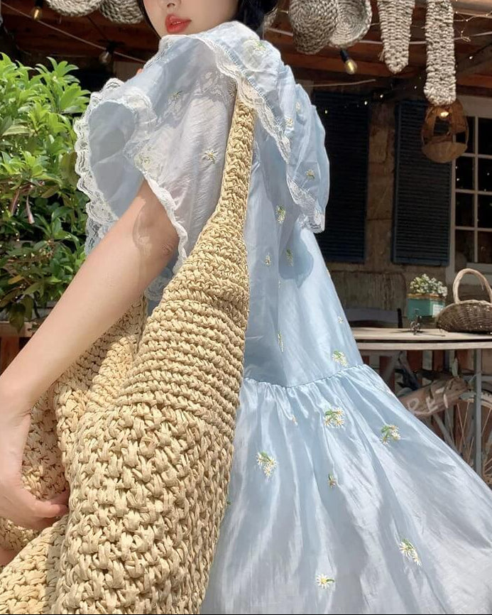 《ふんわり広がる爽やかブルー》お花畑で遊ぶ妖精のガーデンワンピース