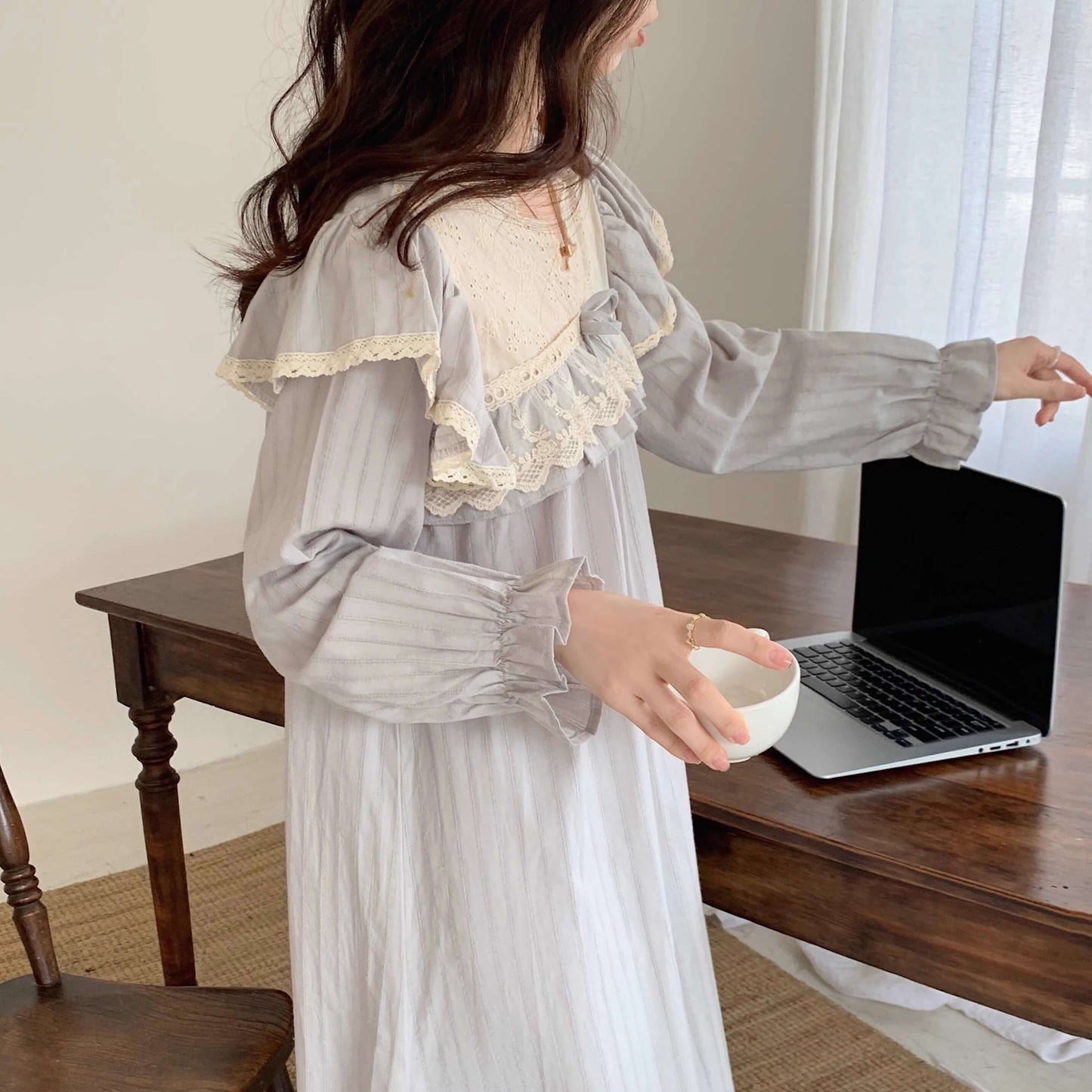 【選べる2タイプ】星灯りに包まれるフリルルームウェア（全2色）