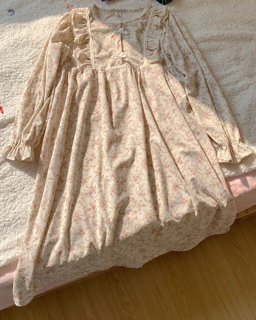 【選べる2タイプ】花咲く窓辺でまどろむルームウェア（全2色）