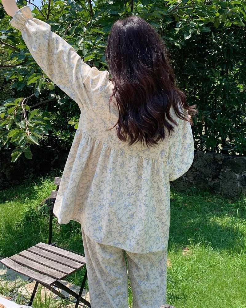 【選べる2タイプ】花咲く窓辺でまどろむルームウェア（全2色）