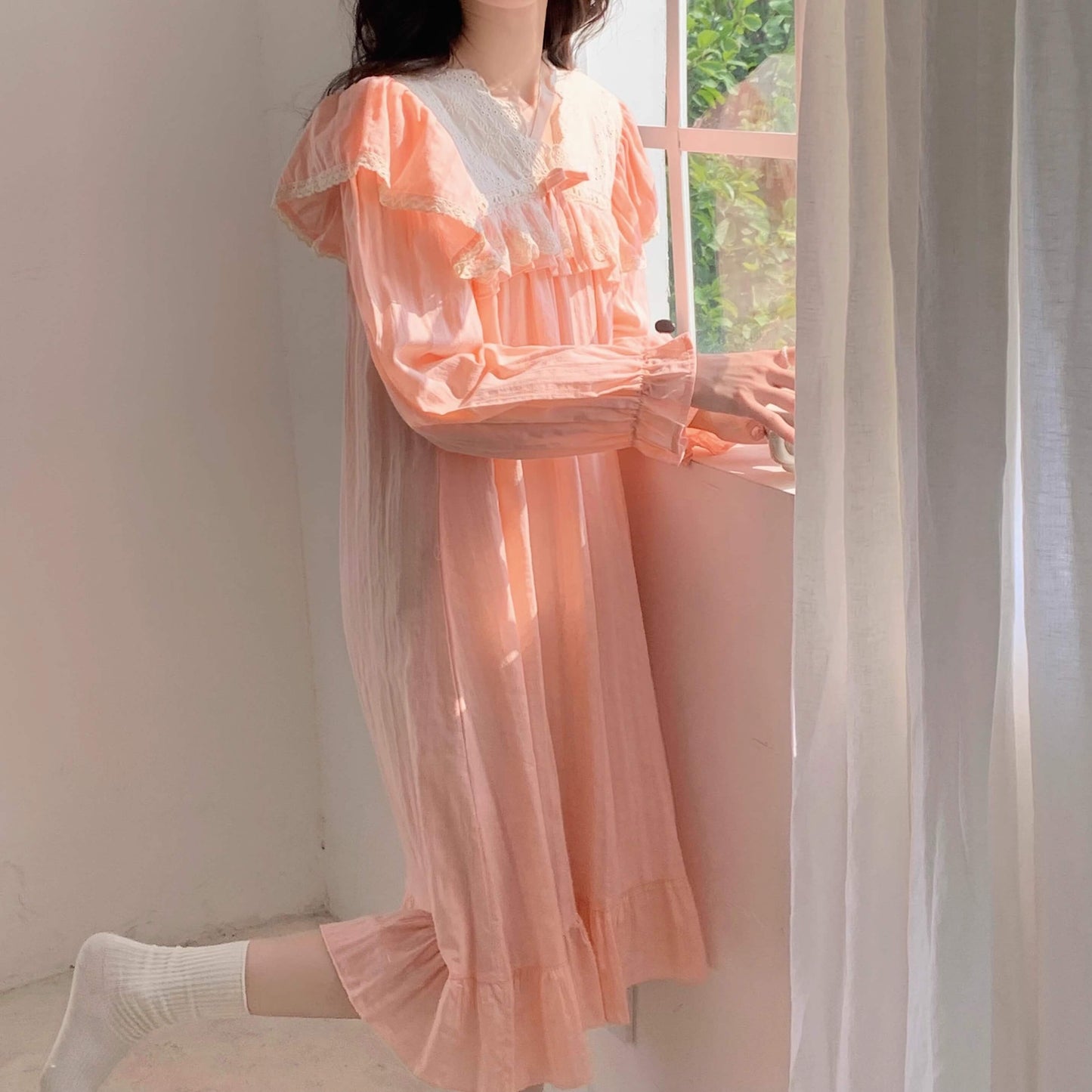 【選べる2タイプ】星灯りに包まれるフリルルームウェア（全2色）