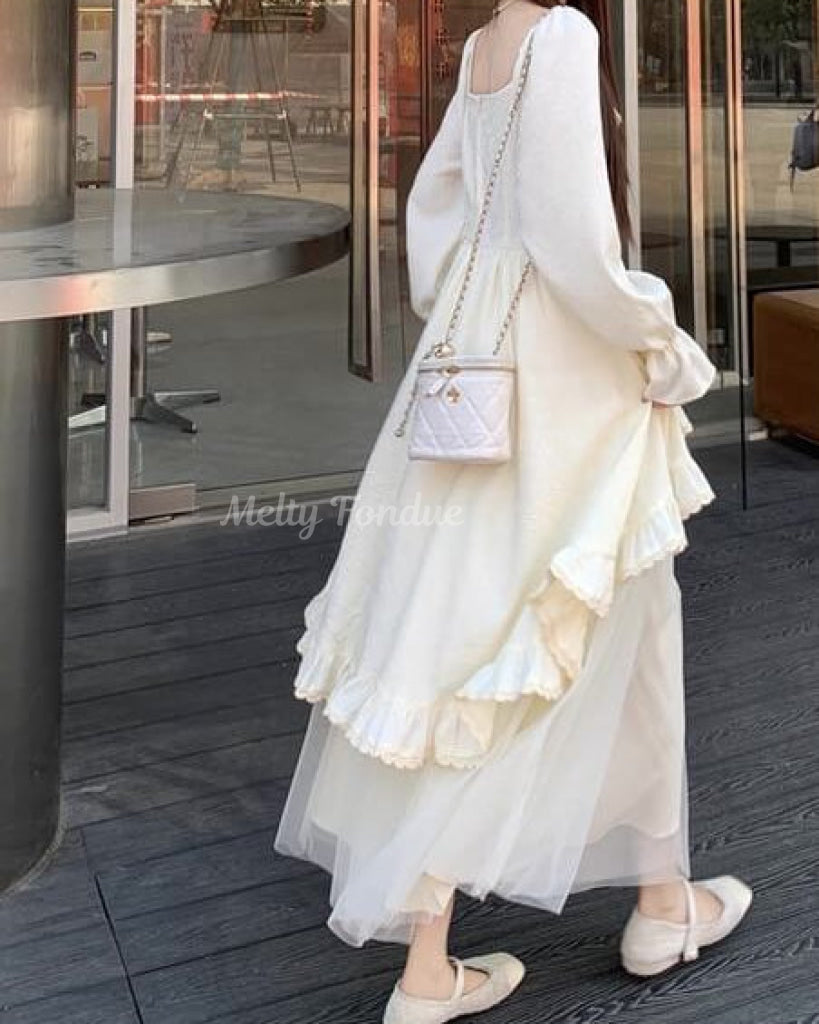 陽だまりの宮殿で揺れるルミエールワンピース