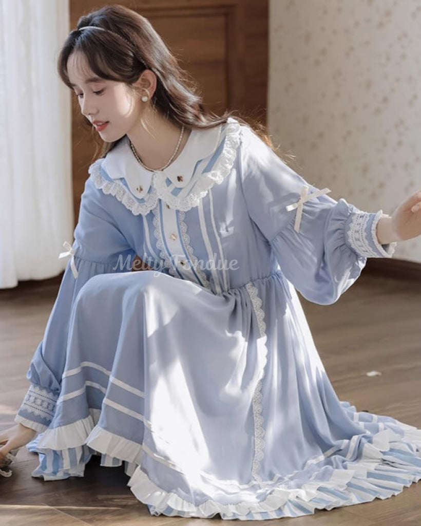 夢見がちな青のワンピース